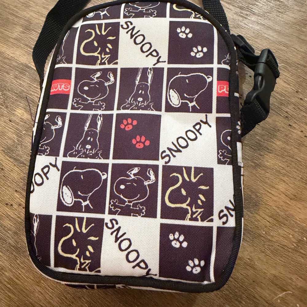 2015 Peanuts Snoopy mini backpack insulated pocket - image 3